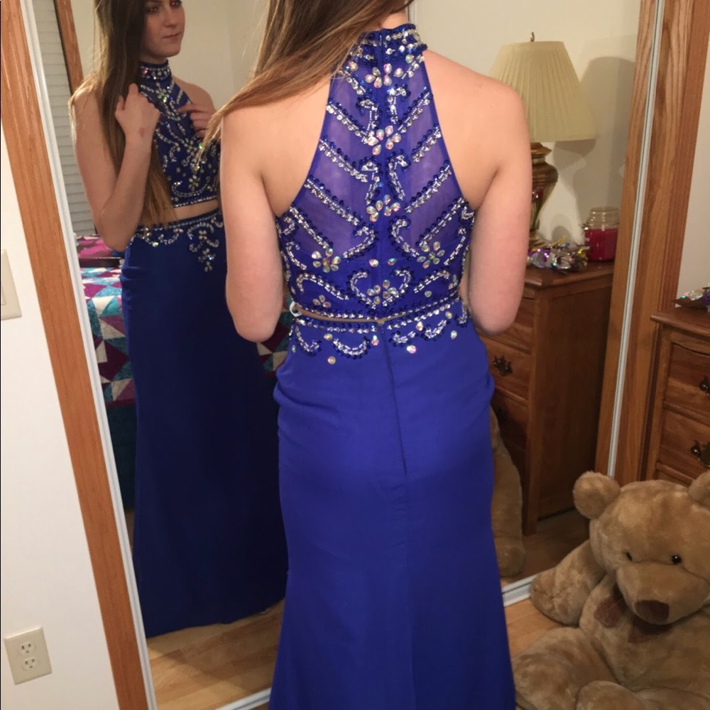 Prom dress - Picture 2 of 2